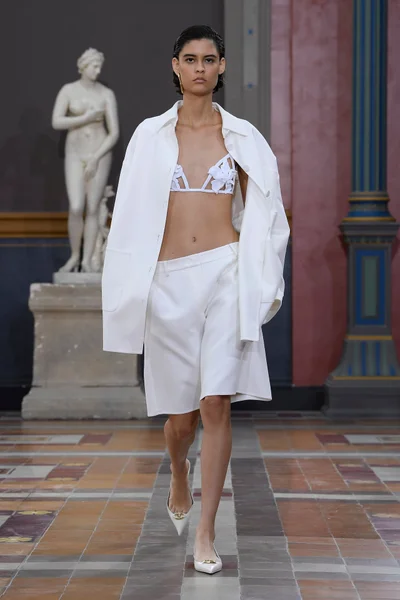 Look 31